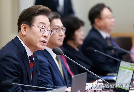 이재명 대통령이 5일 서울 용산 대통령실 청사에서 열린 국무회의에서 발언하고 있다. 대통령실통신사진기자단 연합뉴스